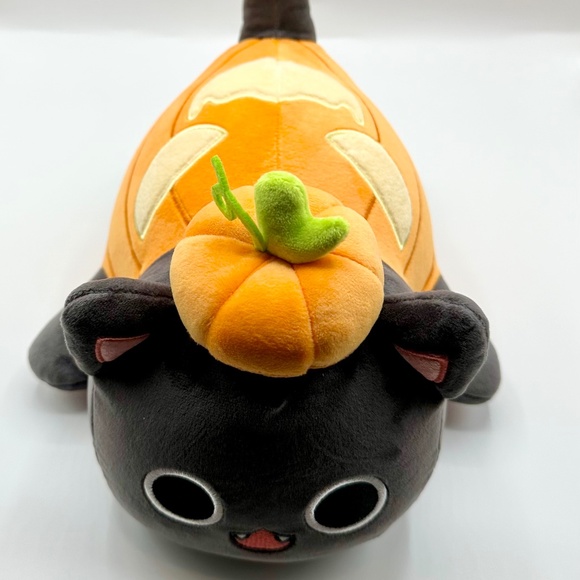 Aphmau Pumpkin Cat - Picture 3 of 6